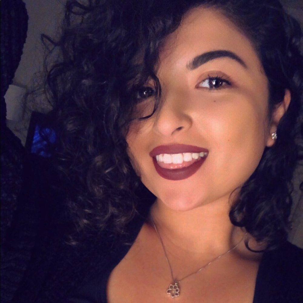 Meet your Posher, Adriana